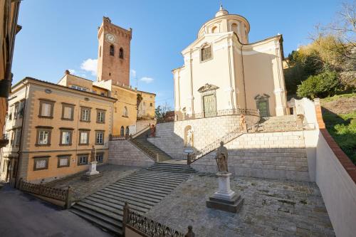 San Miniato Apartment | Industrial apartment in the heart of San Miniato
