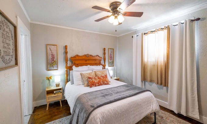 Fort Payne Apartment | Industrial Apartment #2 Queen Studio