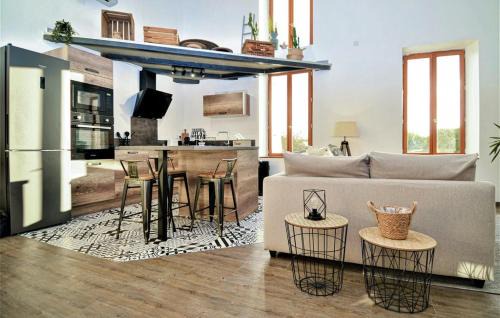 Orange Apartment | Industrial loft centre ville Orange clim wifi