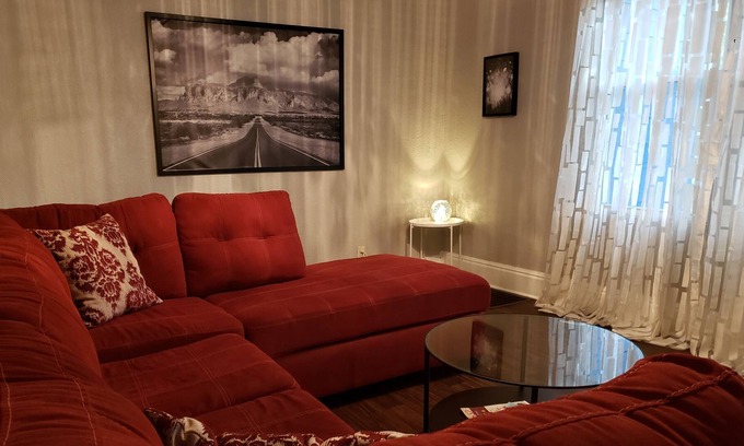 Windsor Park Apartment | Indy's Cozy Corner