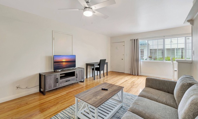 Mar Vista Apartment | Ing1 - Charming 2-bedroom apartment in delightful Los Angeles with WiFi