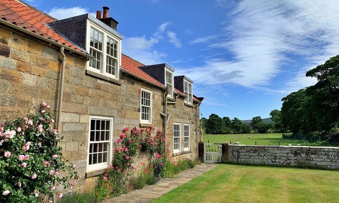 Carlton-in-Cleveland Cottage | Ingleby Manor - Courtyard Cottage