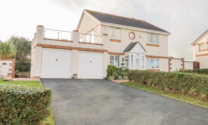 Trearddur Bay House | Inland View