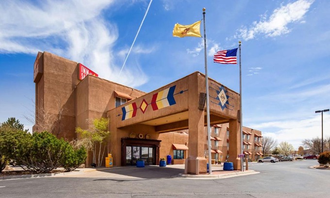 Santa Fe Hotel | Inn at Santa Fe, SureStay Collection by Best Western