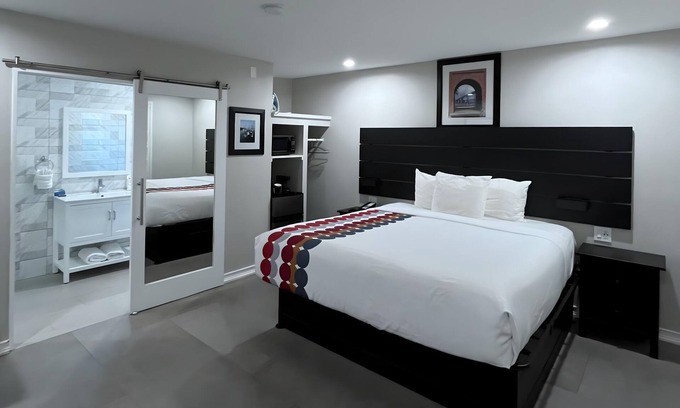 Munras Avenue Hotel | Inn By the Bay Monterey