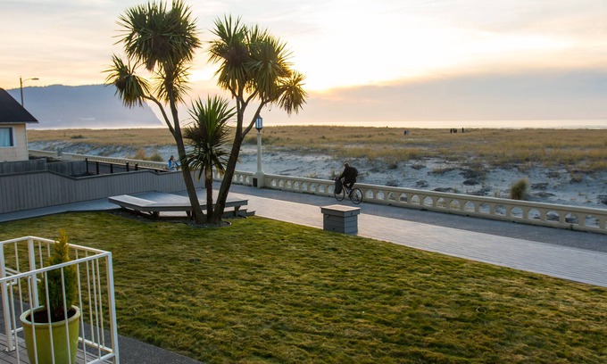 Seaside Hotel | Inn of the Four Winds Oceanfront Seaside