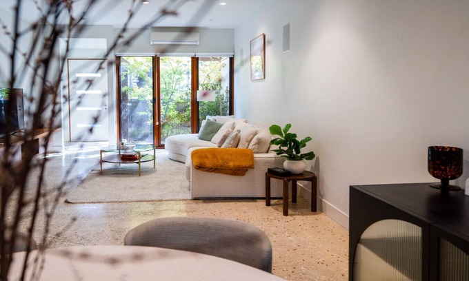 Richmond North House | Inner City Pad, Pet friendly, Parking, Close 2 MCG