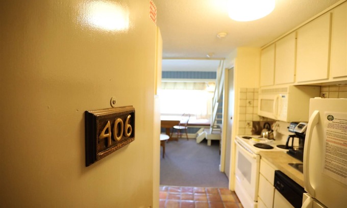 Waterville Valley Condo | Inns of Waterville Valley Loft Unit with passes to Athletic Club (406)