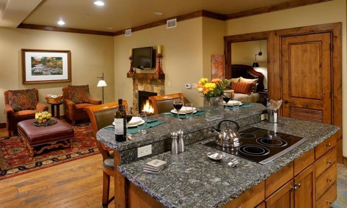West End House | Innsbruck Aspen Deluxe One-Bedroom Garden Residence 2, Located on Main Street