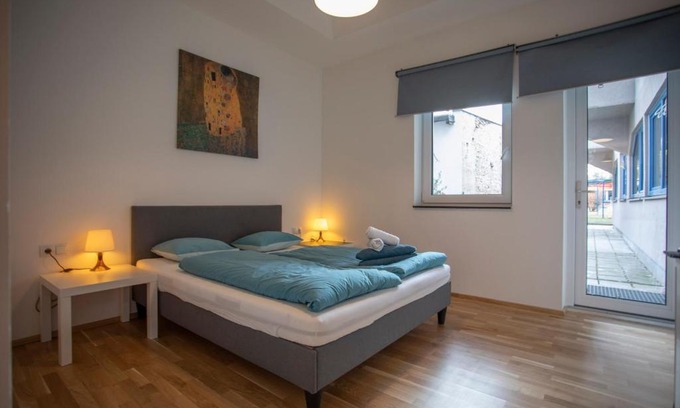 Pradl Apartment | Innsbruck Urban Apartment I No Stairs I 24h Contactless Check-in
