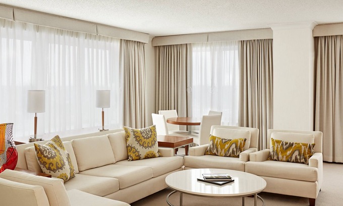 Cleveland Hotel | InterContinental Suites Hotel Cleveland by IHG