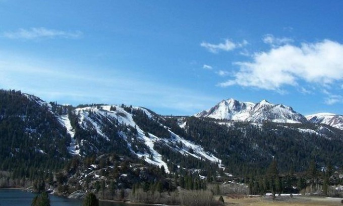 June Lake Condo | Interlaken #5 - 2 BR/2 BTH with views of Gull Lake & Carson Peak