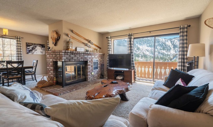 June Lake Condo | Interlaken #8 Updated 2 BD/2 BTH