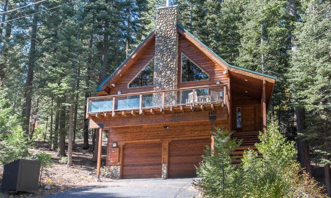 Homewood House | Interlaken West Shore 3BR Pet friendly, Walk to Lake Minutes from Skiing