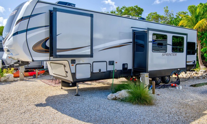 Marathon RV Rental | Intimate Small Campground in the Florida Keys.