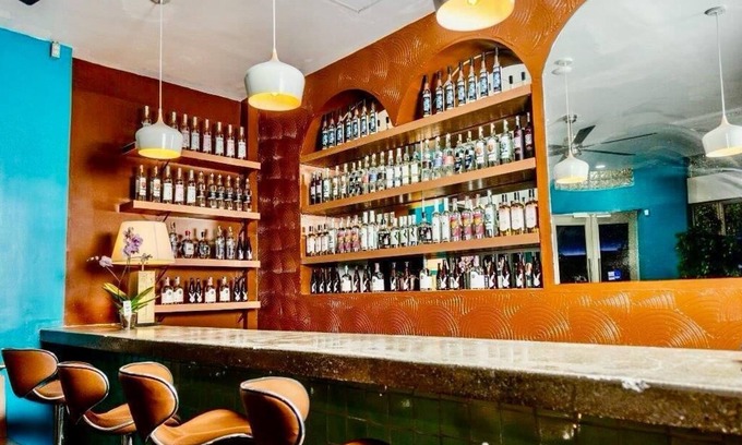 Avenida Revolucion Hotel | INTJ Hotel