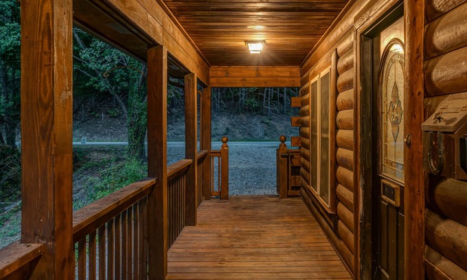 Vein Mountain Cabin | Into the woods 45 Min to Asheville w/Hot Tub