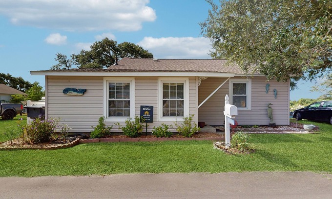 Shallotte House | Intracoastal Waterway-view cottage with private deck, & central AC