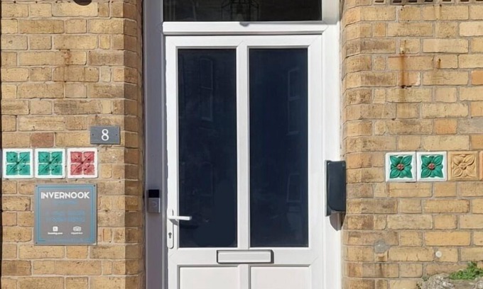 Newquay City Centre Bed & Breakfast | Invernook Hotel