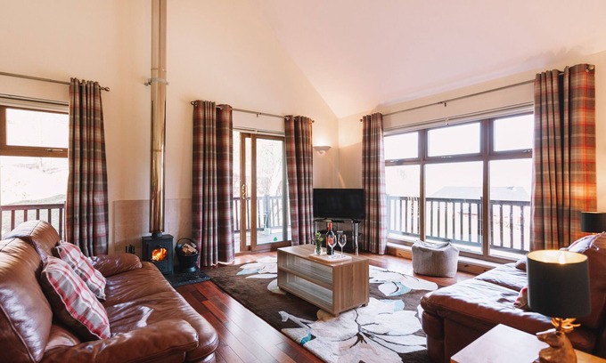 Fort William Ski Chalet | Inverskilavulin Estate - Beinn Loy Lodge