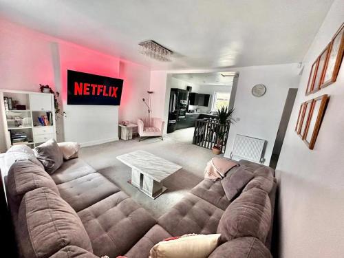 Rochdale Apartment | Inviting 2-Bed Apartment in Rochdale