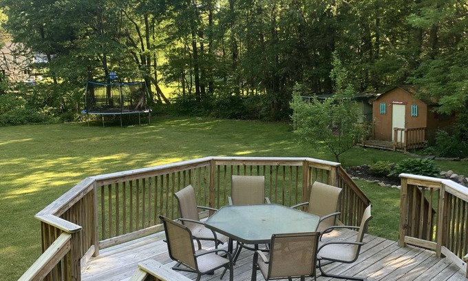 Canton House | Inviting 3 Bedroom Mid-Century Modern in Canton, CT
