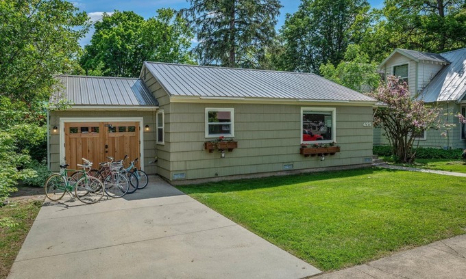 Sandpoint House | Inviting and Comfortable | 2 Bed, 2 Bath