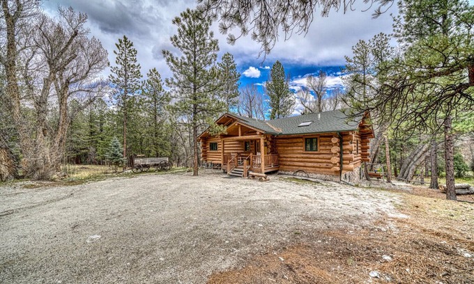 Nathrop Cabin | Inviting and Relaxing-Cliffs and Streams!