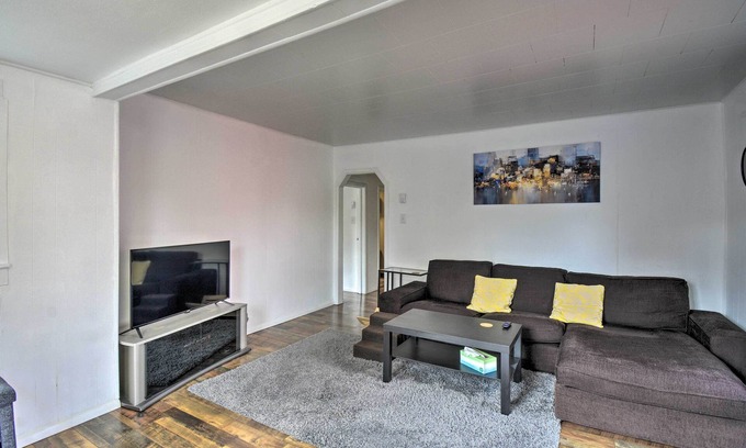 Bremerton House | Inviting Bremerton Home Near Hiking & History