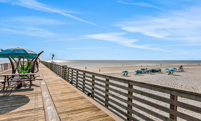 Mayport House | Inviting home with river view, lanai, full kitchen, central AC, & W/D