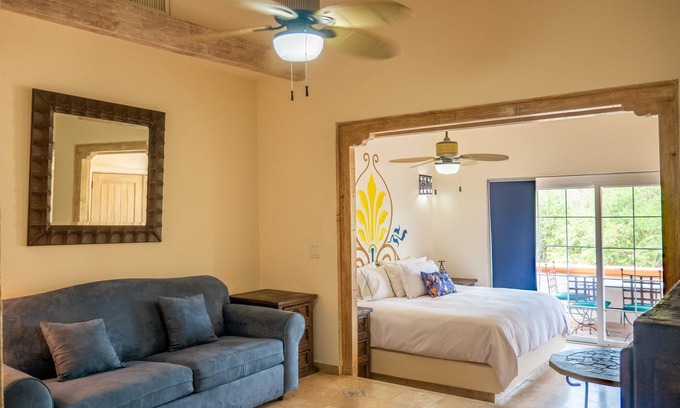 Colonia El Progreso Apartment | Inviting Resort Studio Suite with Terrace