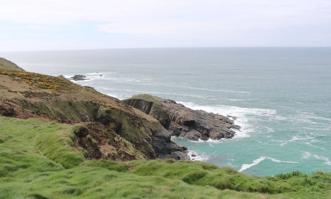 Pendeen House | IRIS COTTAGE, character holiday cottage, with open fire in Pendeen