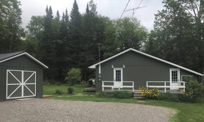 Minden Hills Cottage | Irondale River House