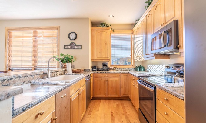 Mountain House Villa | Ironwood #2984: 2 by Summit County Mountain Retreats
