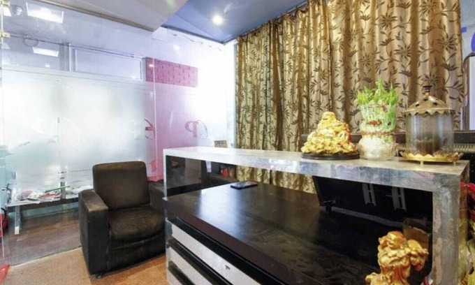 Jubilee Hills Hotel | iROOMZ Hotel Diamond Park
