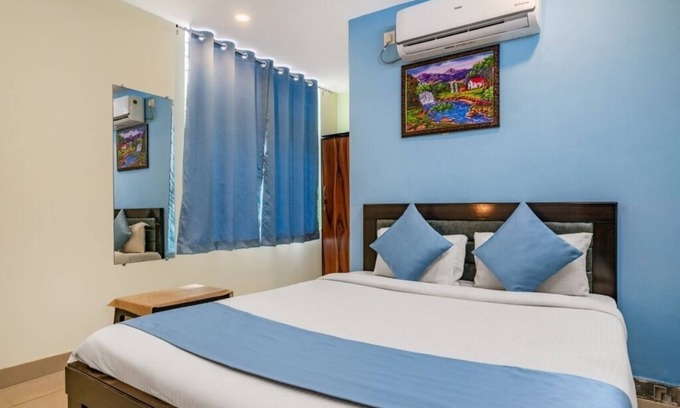 Kukatpalli Hotel | iROOMZ KSR Luxury Rooms