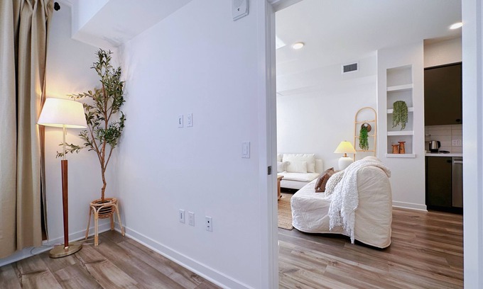 Tustin Apartment | Irvine 1b1b Charming 1-bedroom apartment in wonderful with gym swimming pool
