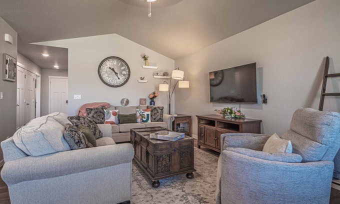 Rapid City House | Isaac’s Nook in the Hills