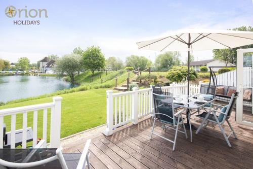 South Cerney House | Isis Lakes 07, Carpe Diem