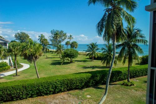 Sanibel House | Island Beach Club #330E