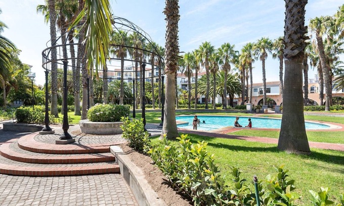 Century City Apartment | Island Club LA302 by CTHA