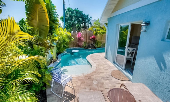 Holmes Beach Condo | Island Hideaway by AMI Locals
