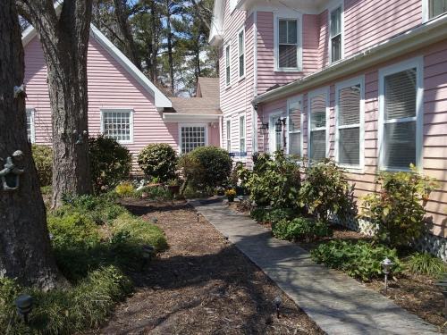 Wanchese Bed & Breakfast | Island House of Wanchese Bed and breakfast