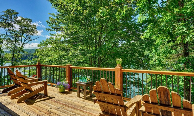 Cullowhee House | Island Living at it's finest! Gorgeous home in the middle of Lake Glenville!