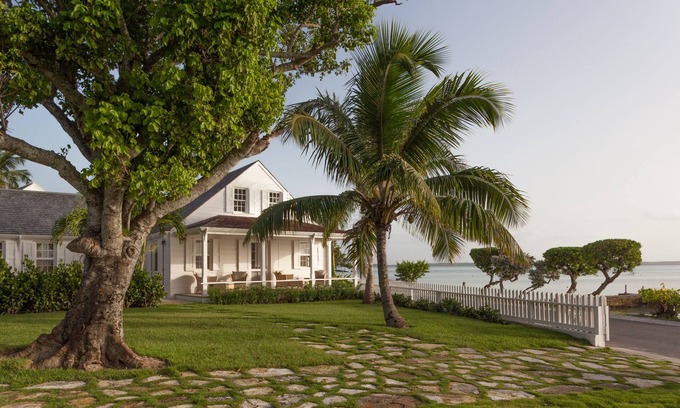 Dunmore Town Cottage | Island Oasis in the heart of Dunmore town