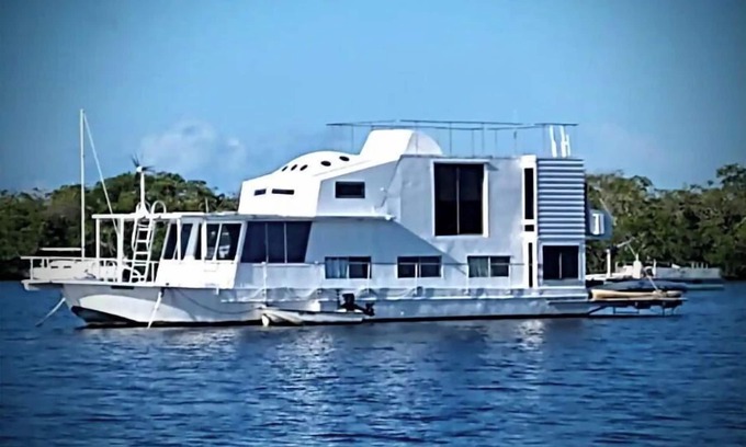 Tavernier Boat Rental | Island Sanctuary Islamorada