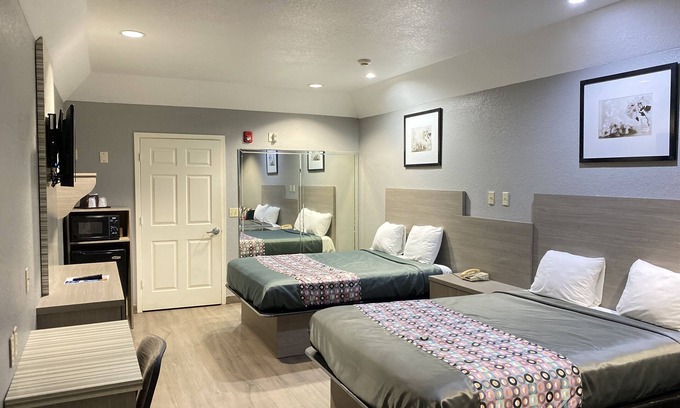 Edgebrook Hotel | Island Suites