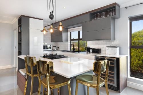 Big Bay Apartment | Island View 28 by Host Agents