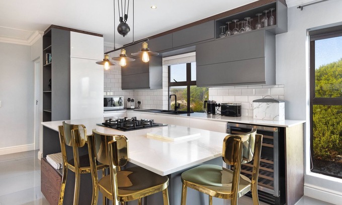 Big Bay House | Island View 28 - Three Bedroom House, Sleeps 6