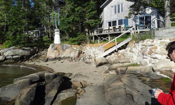 Spruce Head Cottage | Island View Cottages - LIGHTHOUSE